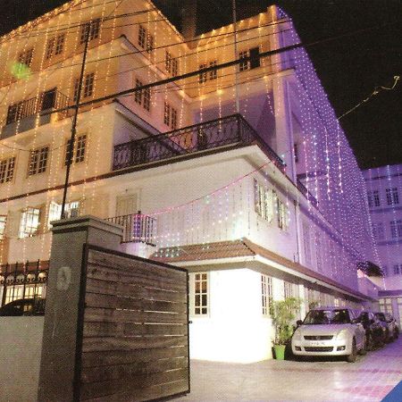 Отель Malayalee Club Ченнаи Экстерьер фото
